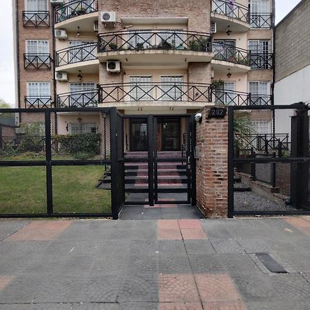 Bienestar Haedo Excelente Ubicacion Con Cochera Apartment Moron Exterior photo